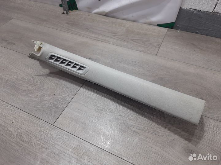 R накладка передней стойки для Skoda Superb II