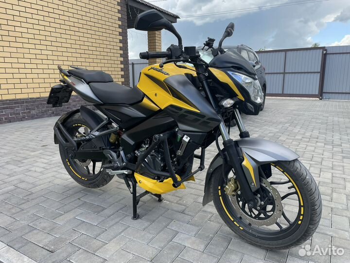 Мотоцикл Bajaj pulsar ns 200