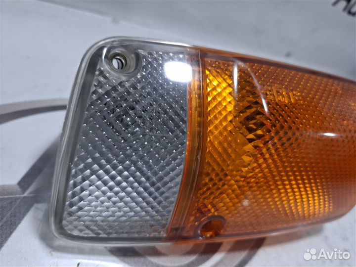 Габарит передний левый Nissan Safari vrgy60 TD42