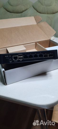 Маршрутизатор Eltex ESR-10 новый