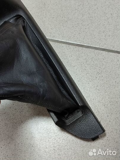 Кожух ручки АКПП (цвет коричневый) Toyota LC 200