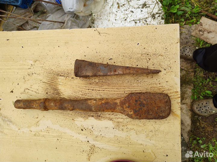 Клинья железные