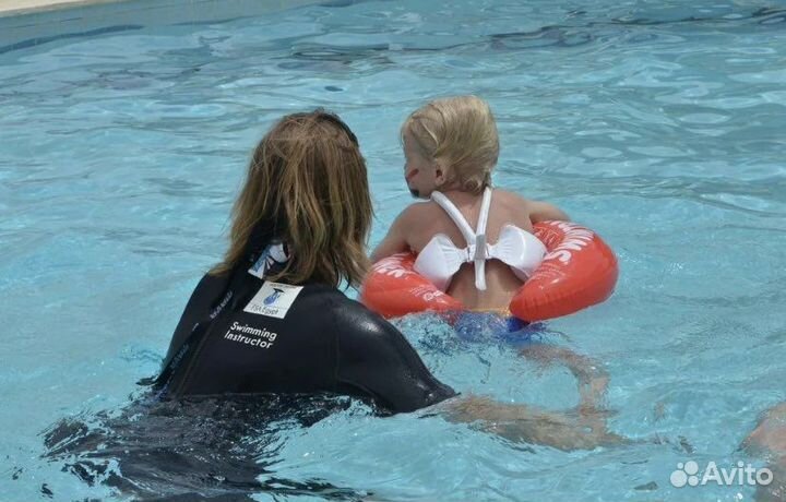 Плавательный круг swim trainer красный