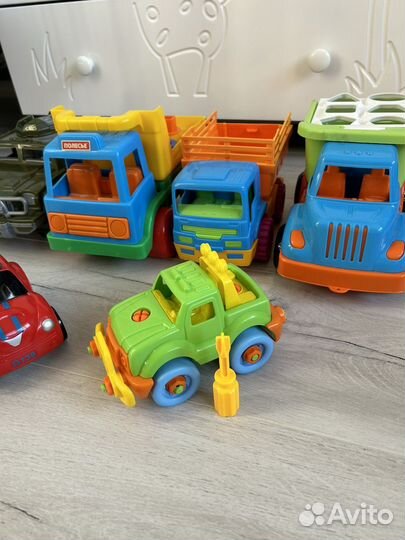 Детские игрушки для мальчика Машины