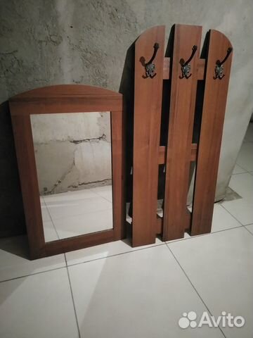 Зеркало с вешалкой