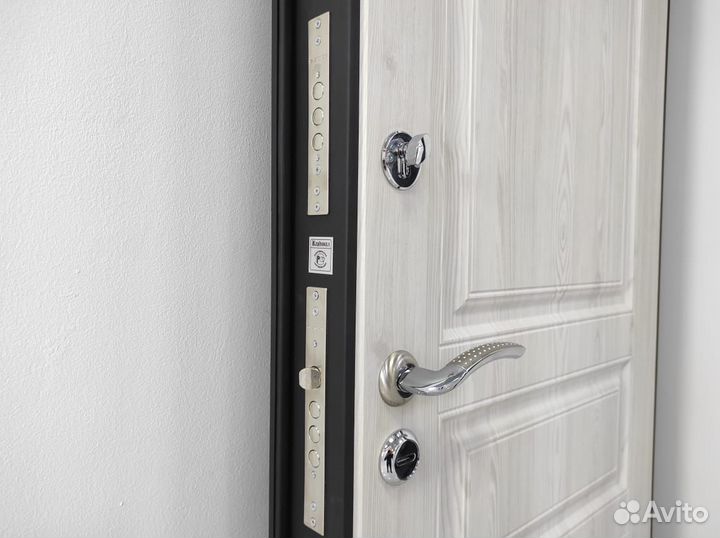 Входная дверь