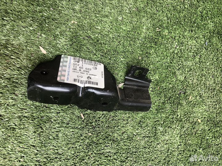 Кронштейн петли капота опель астра j левый