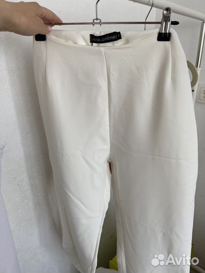 Белые брюки look online