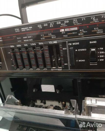 Старинный магнитафон Фишер