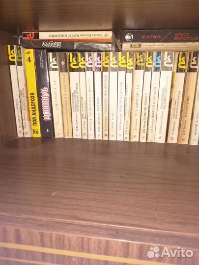 Продаю книги