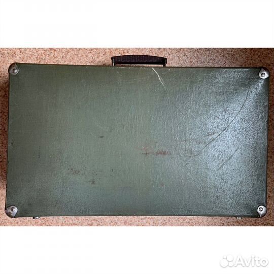 Чемодан СССР 1970-1980 гг. фибровый зеленый