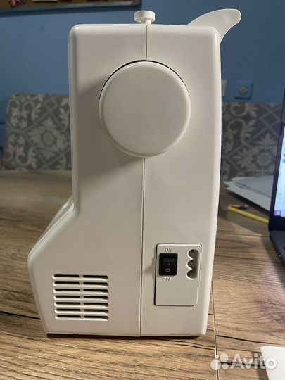 Швейная машина Janome My Style 100