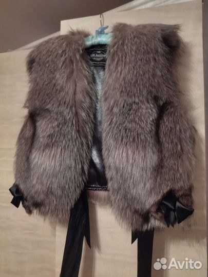 Меховой жилет чернобурка 44 размер