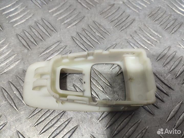 Б/У Декоративная накладка блока кнопок задн#001