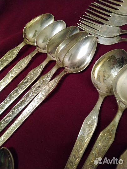 Мельхиоровые вилки, ложки, ножи