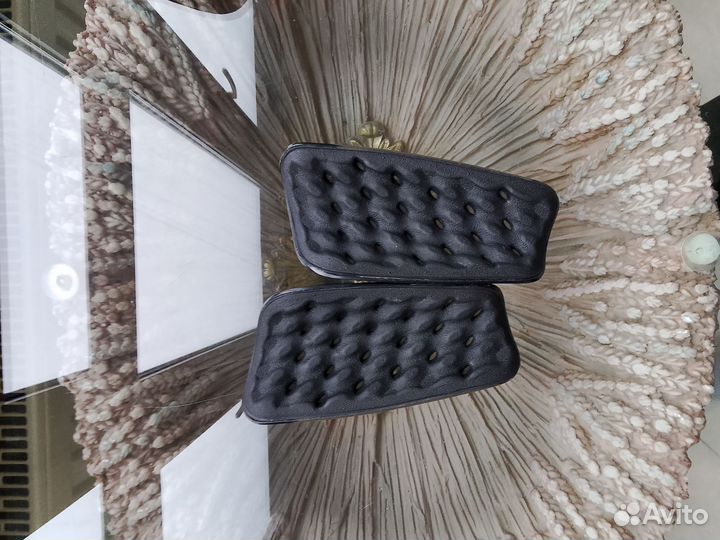 Щитки футбольные