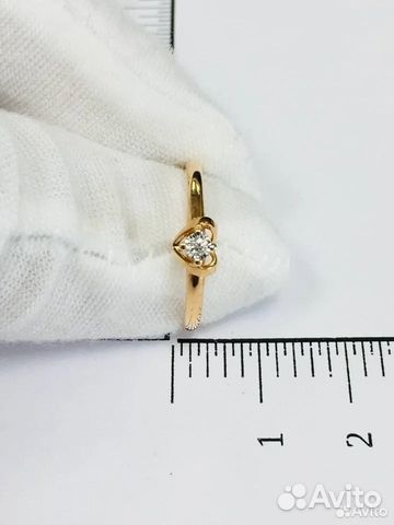 Кольцо с природным камнем Золото