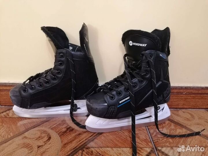 Коньки хоккейные