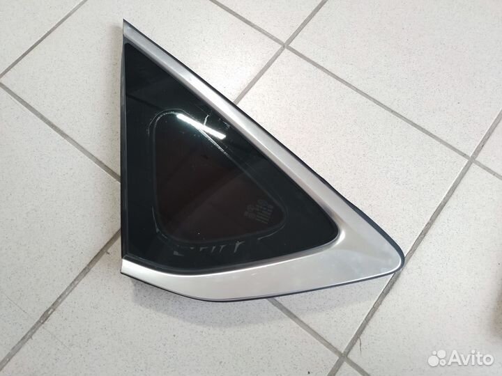 Левое боковое стекло Genesis DH 2014.Оригинал.бу