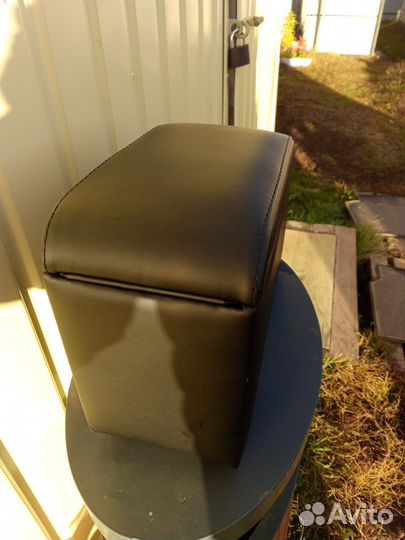 Подлокотник