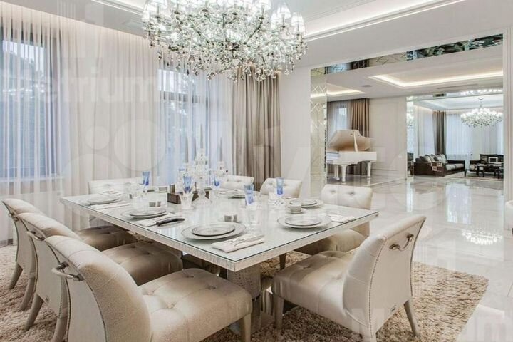 Коттедж 850 м² на участке 18 сот.