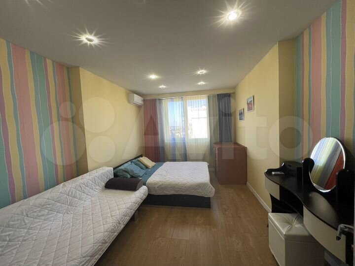 2-к. квартира, 64 м², 8/10 эт.