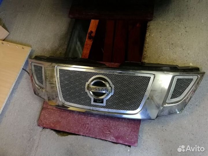 Решётка радиатора Nissan Patrol (Y62)