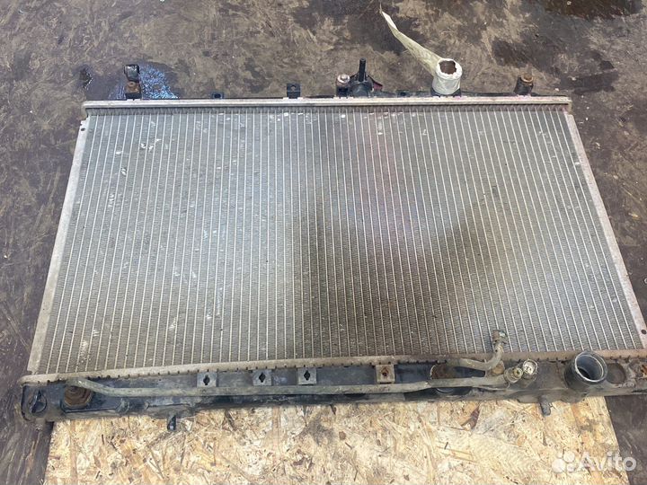 Радиатор охлаждения Mitsubishi Space Wagon
