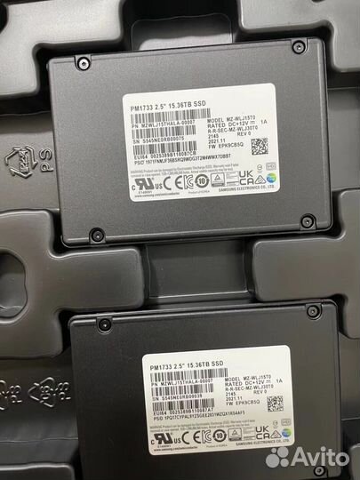 SSD Samsung PM1733 15.36Тб U.2
