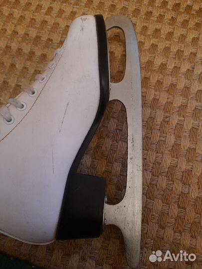 Коньки фигурные trex