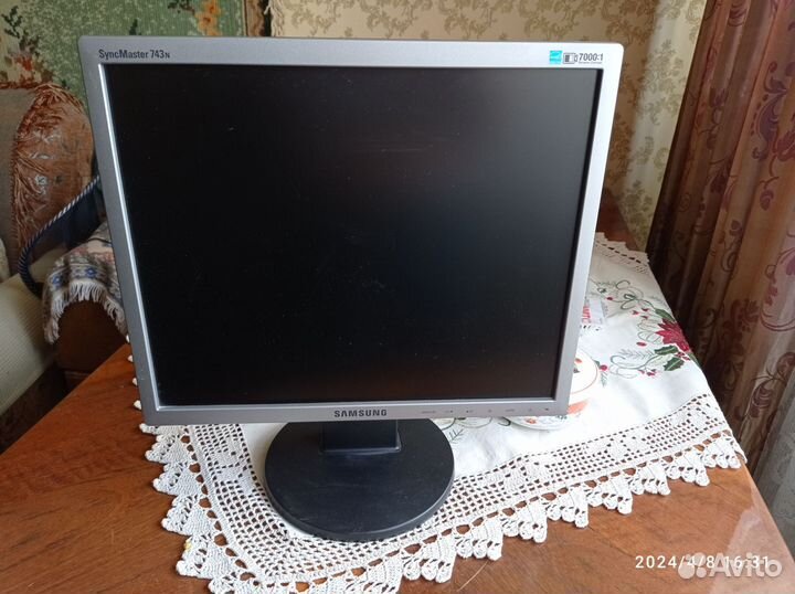 Монитор Samsung