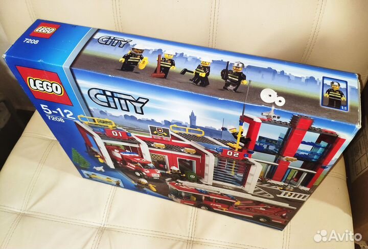 Lego 7208 Fire Station. Пожарная станция. 2010 год