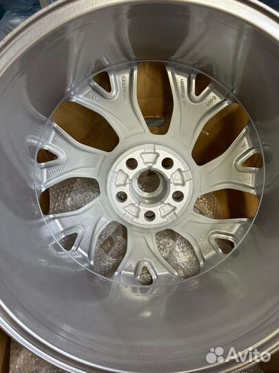 Диск литой оригинал LR098798