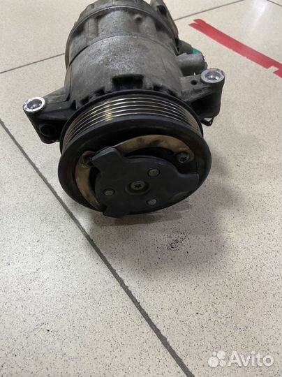 Компрессор кондиционера BMW E81, E90 1.6