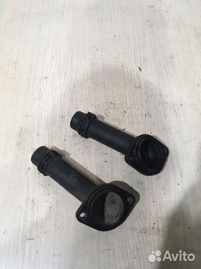 Крышка термостата Ауди А4 Б5 1.6 ADP 06B121121