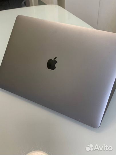 MacBook Pro 15 2017 512gb Отличный