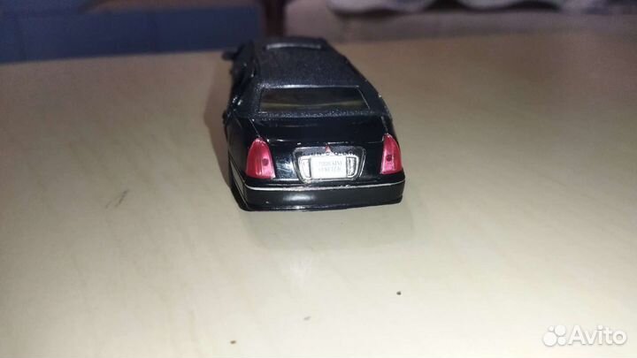 Коллекционная машина (лимузин) Lincoln Town car