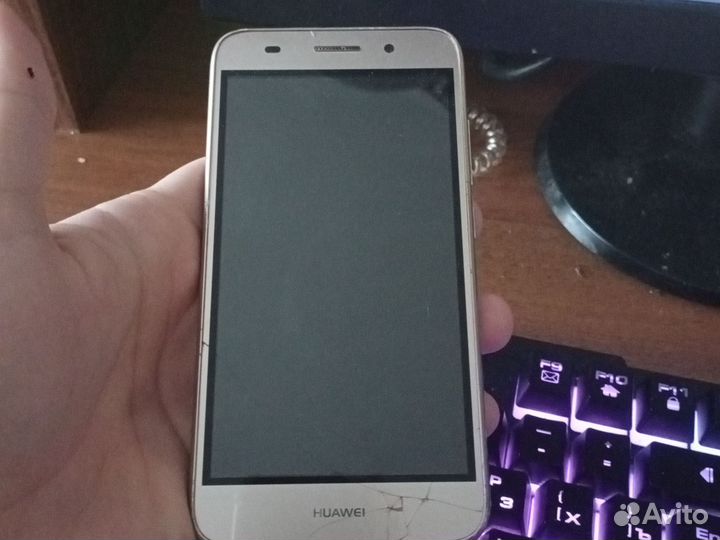 Телефон Huawei Y3 2017