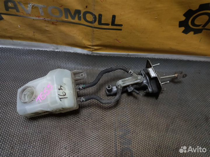 Главный тормозной цилиндр toyota prius NHW20