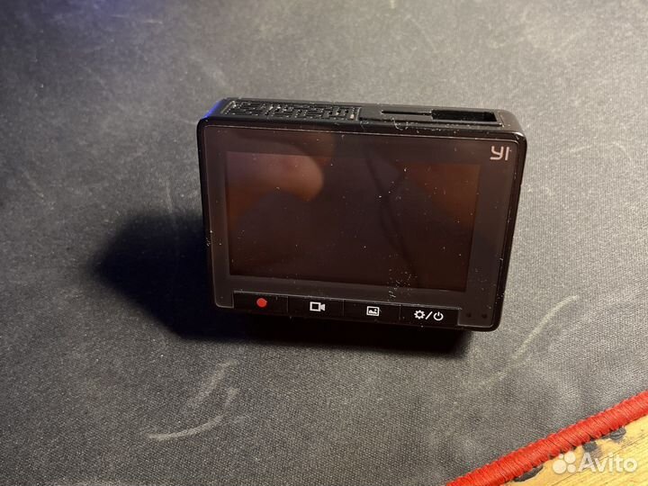Видеорегистратор yi smart Dash Camera