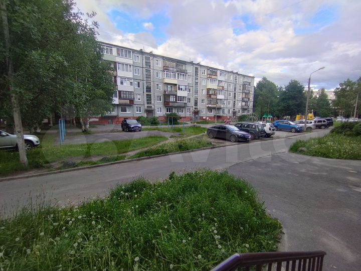 3-к. квартира, 49 м², 3/5 эт.