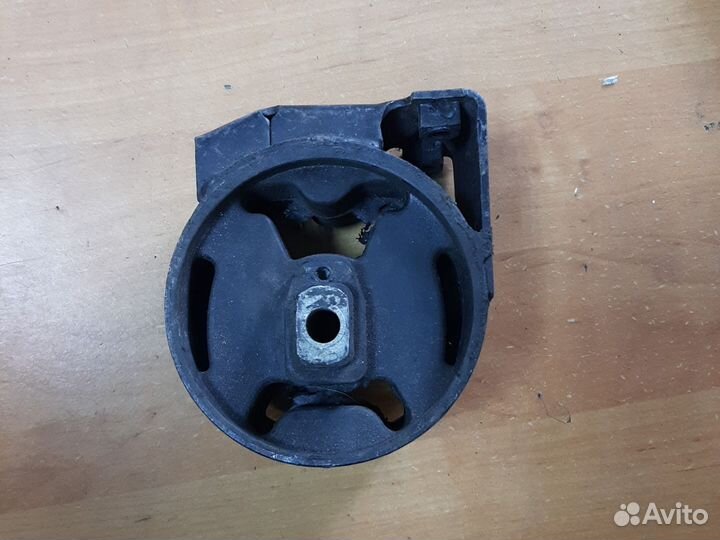 Опора двигат.зад.VW golf,jetta 1.1-1.8L 83-91