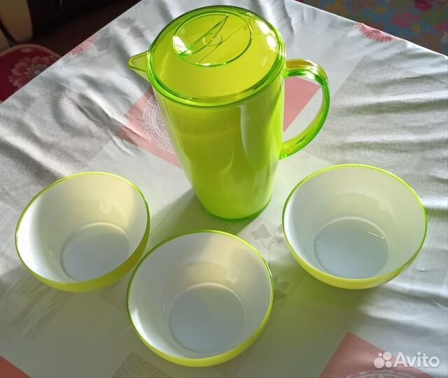 Кувшин, салатник, ложка, вилка