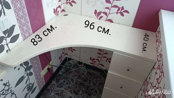 Угловой компьютерный стол белый