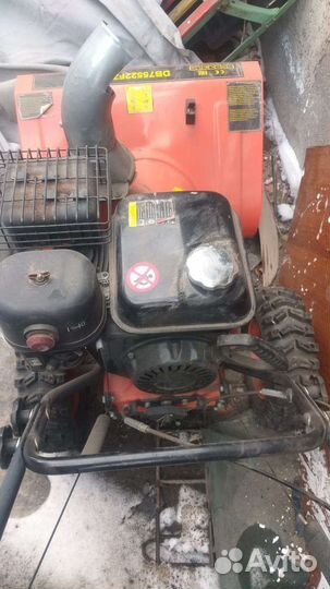Снегоуборочная машина бензиновая бу