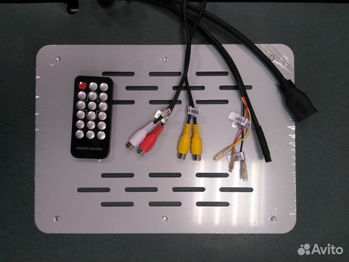 Потолочный монитор ergo ER17S IPS (бежевый)