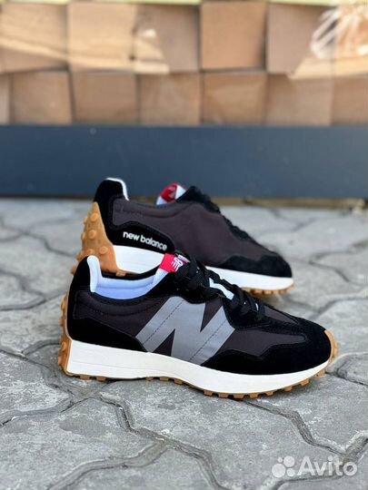 New Balance 327 black (w. white / red)