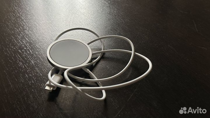 Беспроводное зарядное устройство MagCharge