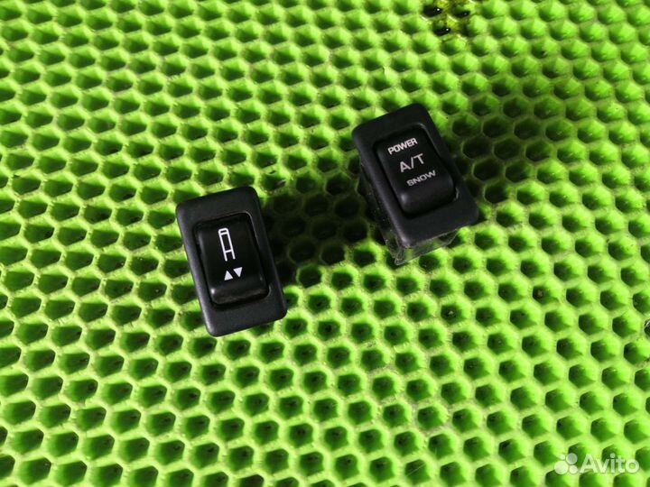 Кнопка Ниссан Р несса