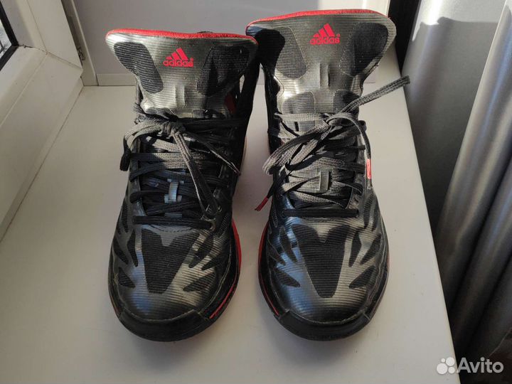 Баскетбольные кроссовки Adidas 39